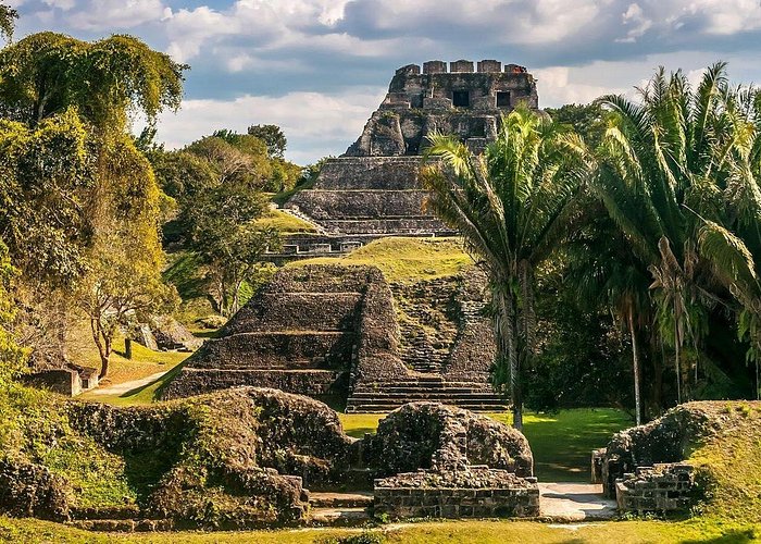 PRIVATE Xunantunich Ruins & Cave Tubing from Placencia (Luxury)