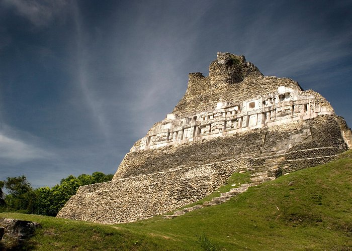 Xunantunich and Cahal Pech Tour from San Ignacio