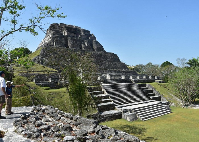 Xunantunich and Cave Tubing Tour from San Ignacio