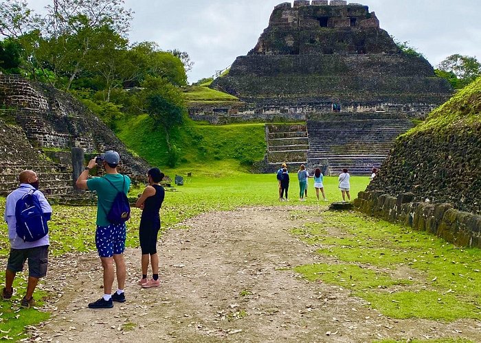 Xunantunich and Inland Blue Hole Tour from Hopkins