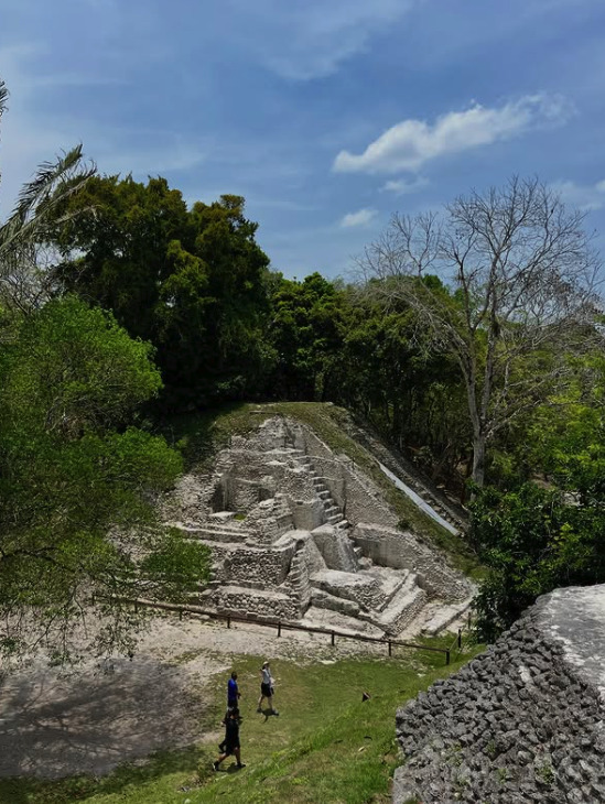The structures and plazas of Xunantunich seen from above